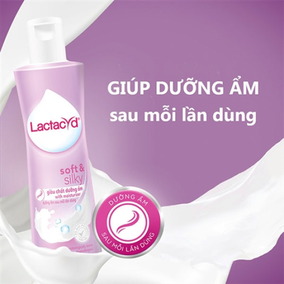 Dung dịch vệ sinh phụ nữ hằng ngày dưỡng ẩm Lactacyd Soft and Silky 150ml