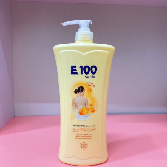 8935125818143 - SỮA TẮM E100 CHIẾT XUẤT SỮA DÊ 1L2