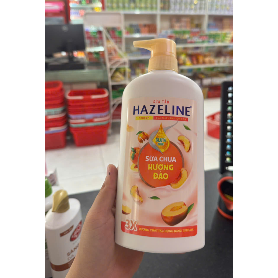 Sữa Tắm Hazeline Nâng Tông Da Sữa Chua Hương Đào 670g