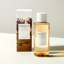 Nước hoa hồng Skin1004 Madagascar Centella Toning Toner 210ml
