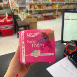 Băng Vệ Sinh Diana Siêu Thấm Siêu Mỏng Cánh 20 Miếng/Gói