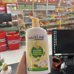 Sữa Tắm Hazeline Nâng Tông Da Sữa Chua Hương Linh Lan 670g